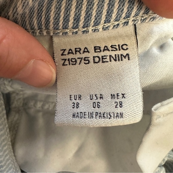 Zara basics distressed striped raw hem skinny leg jeans - Picture 10 of 10